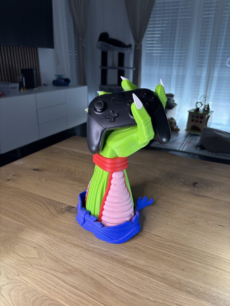 Soporte mando Piccolo Dragon Ball 3D en impresión 3D